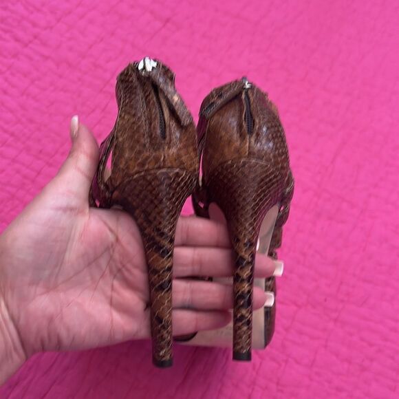 Guizeppe Zanotti genuine leather strappy heels, US7,5 - Picture 4 of 13